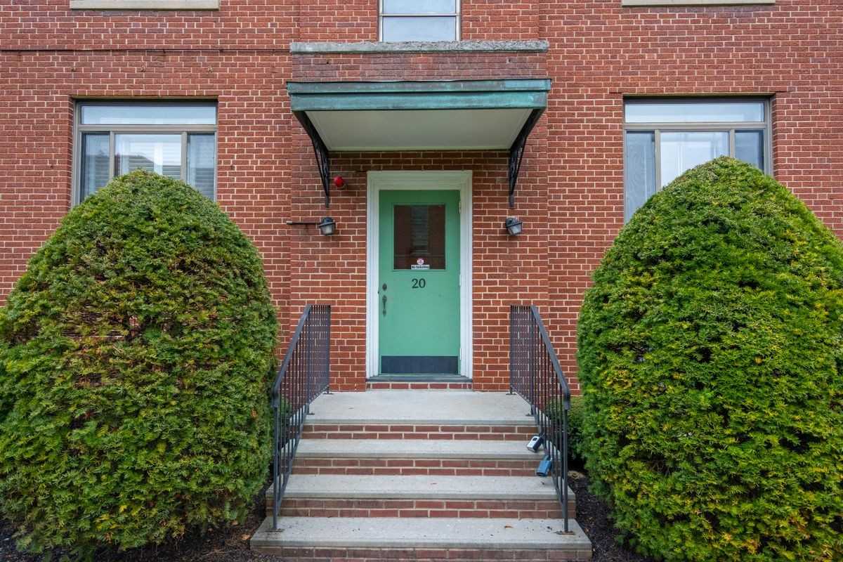 20 Ashland St ##1-R - Photo 4 of 32