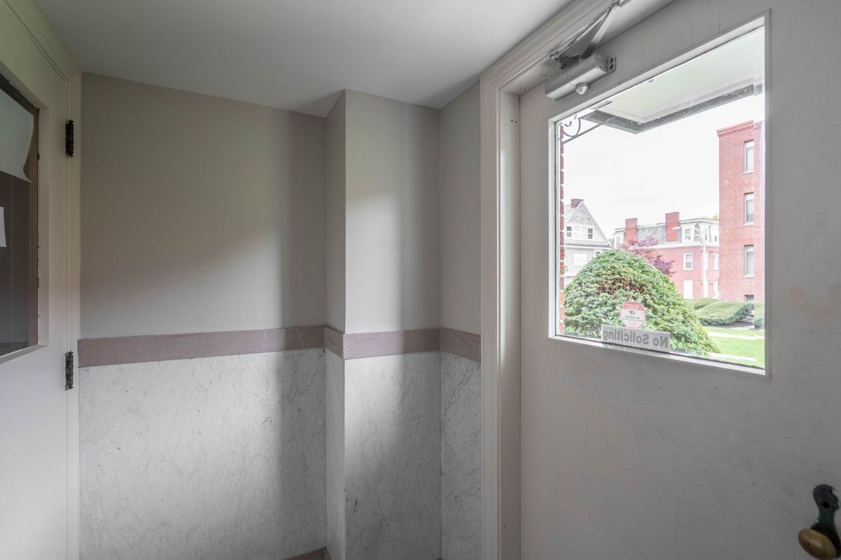 20 Ashland St ##1-R - Photo 5 of 32