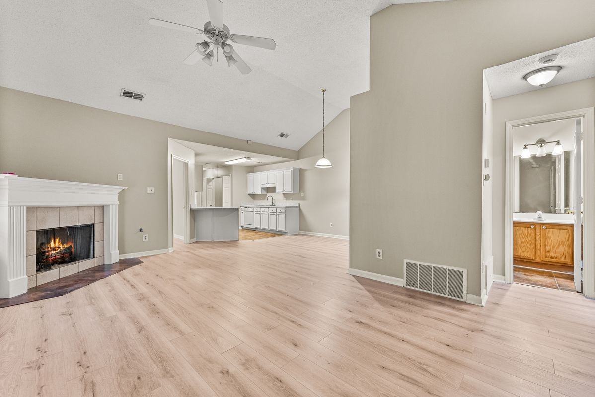 7016 Estacada Way S - Photo 4 of 24