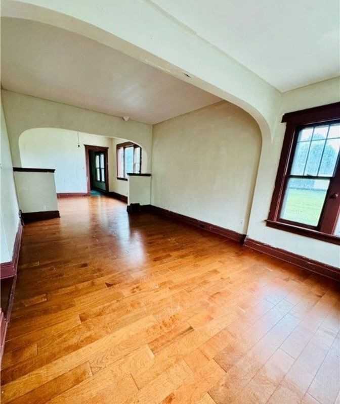 351 Moselle St - Photo 4 of 4