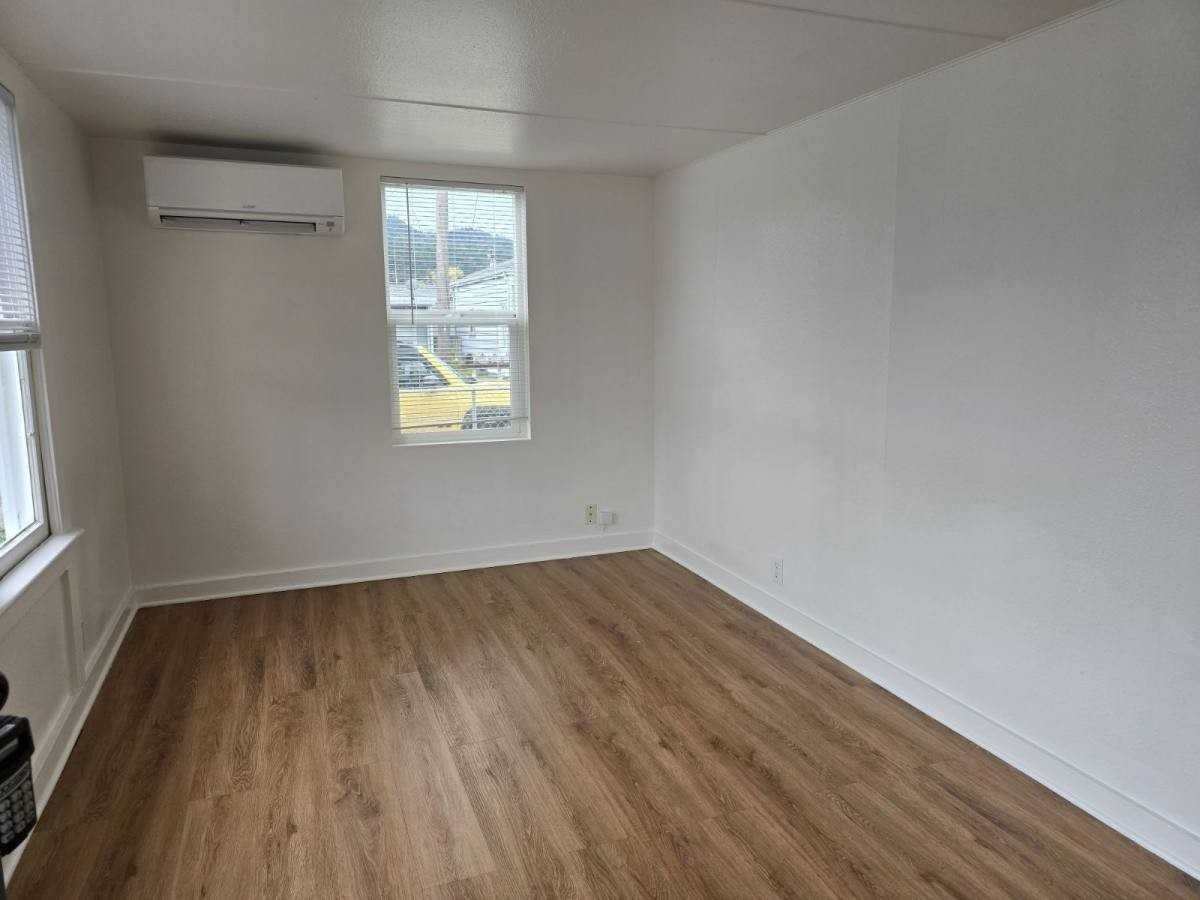 173 E Everett Ave #4 - Photo 3 of 10