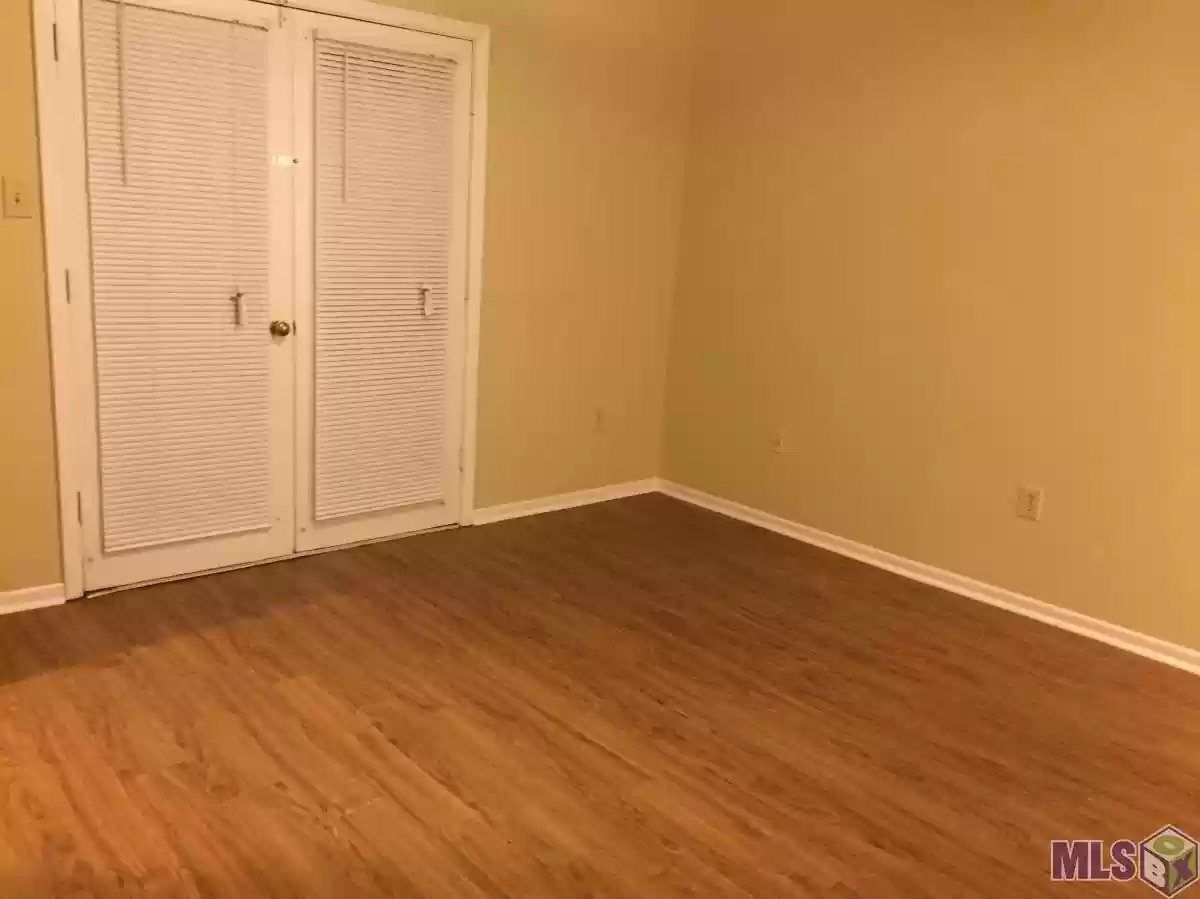 1709 Cedar Lake Dr #C - Photo 3 of 5