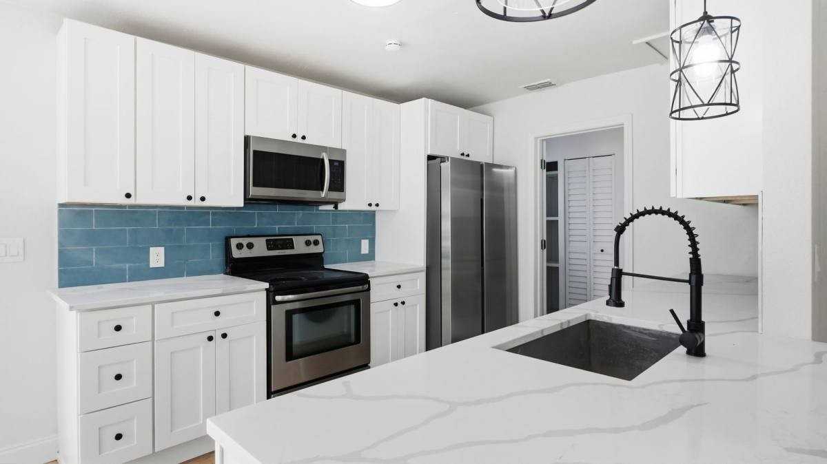 4952 21st Street North - Photo 3 of 10