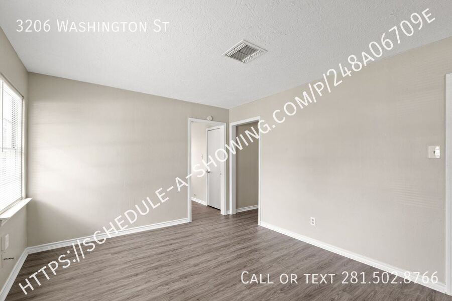 3206 Washington St - Photo 3 of 12