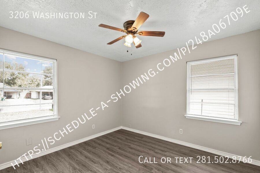 3206 Washington St - Photo 4 of 12