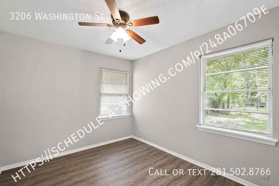 3206 Washington St - Photo 6 of 12