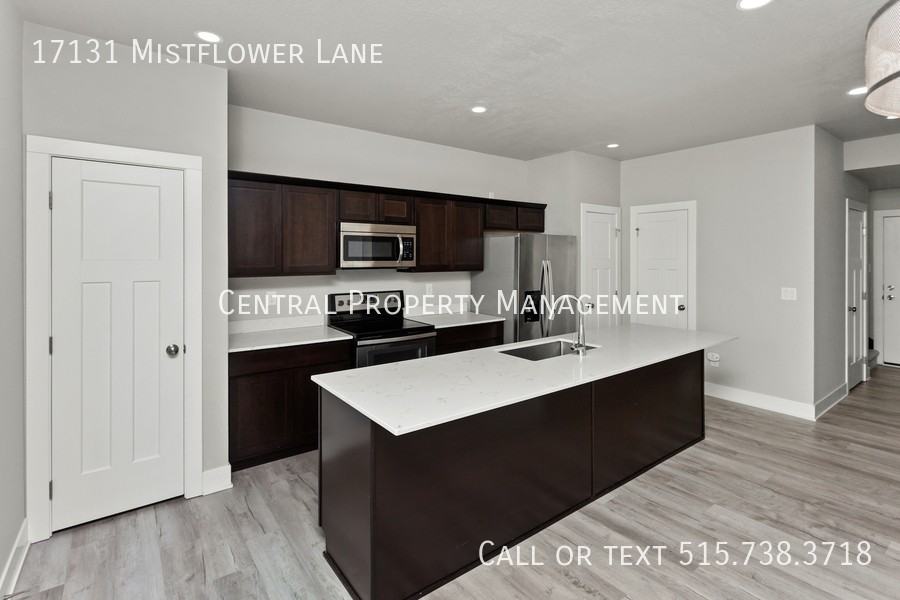 17131 Mistflower Ln - Photo 7 of 19