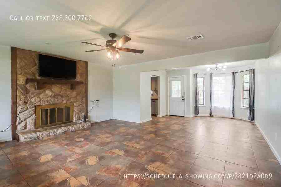 647 Ridge Drive - Photo 4 of 18