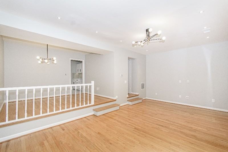 118 Camelot Court - Photo 5 of 21