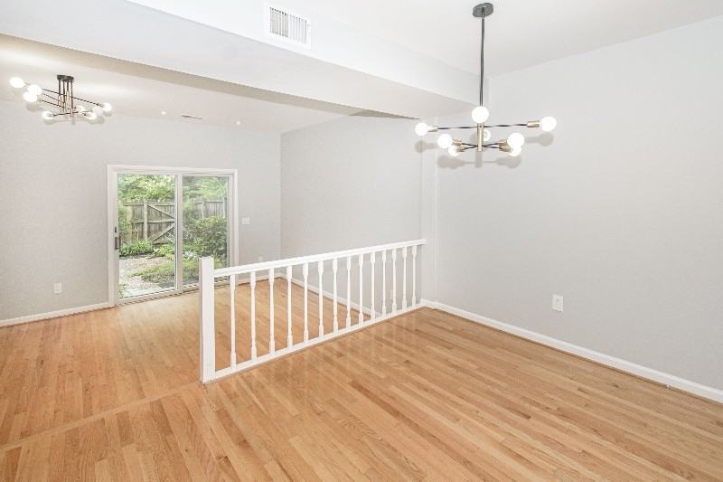 118 Camelot Court - Photo 7 of 21