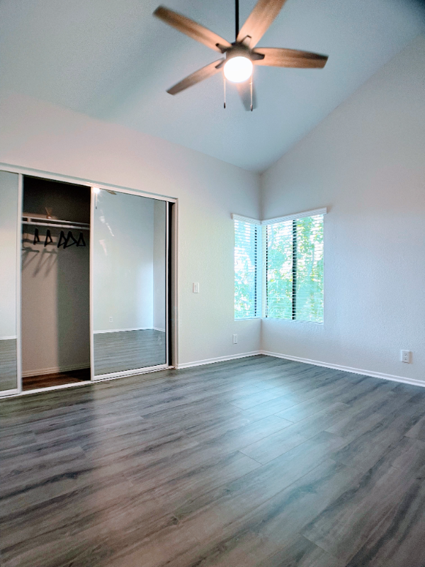 22725 Lakeway Dr #390 - Photo 7 of 17