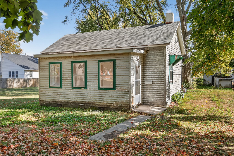 313 N Washington Street Mount Pulaski Il - Photo 2 of 16