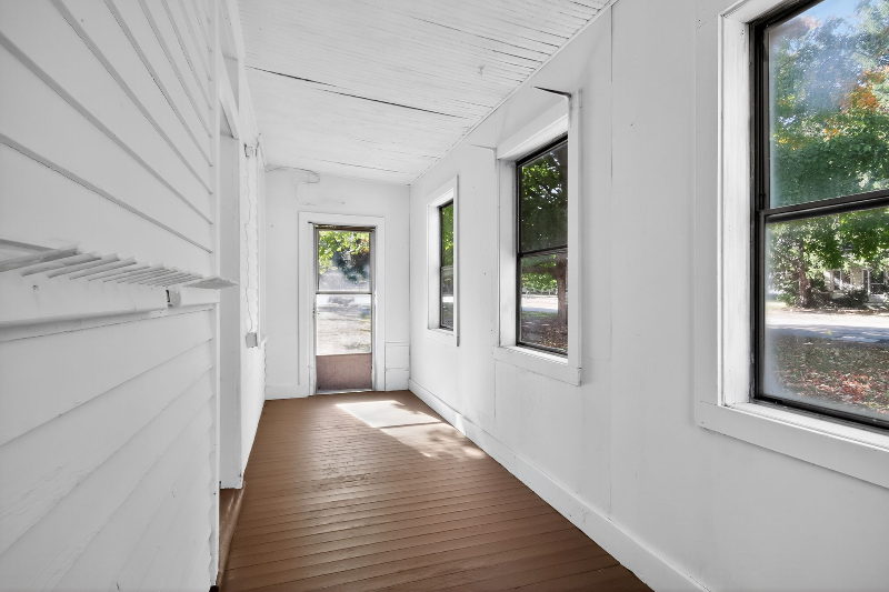 313 N Washington Street Mount Pulaski Il - Photo 3 of 16