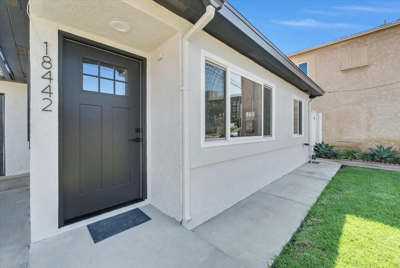 18442 Patterson Lane, Unit 18442 Patterson Ln - Photo 4 of 13