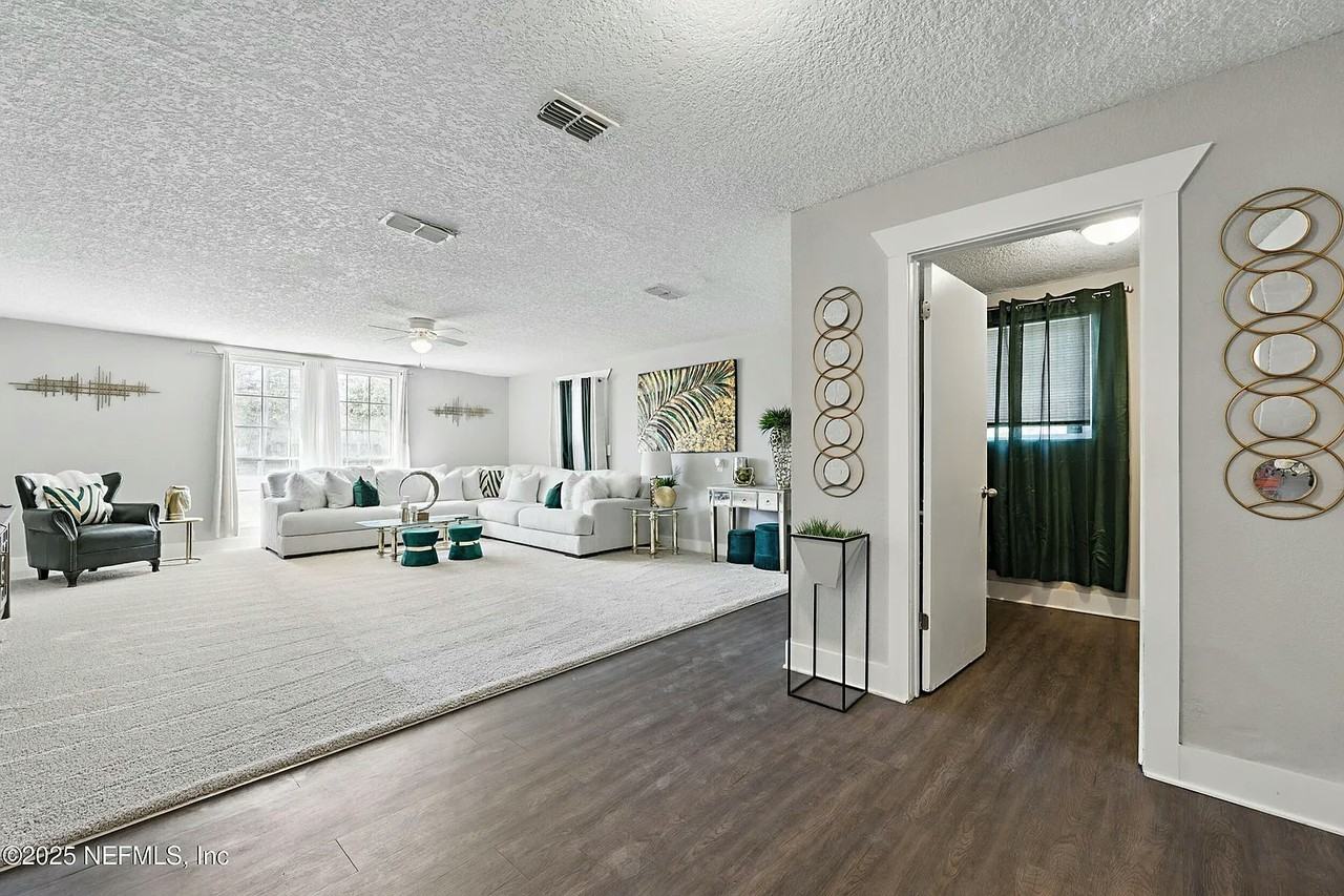 10605 Arnez Road - Photo 2 of 11