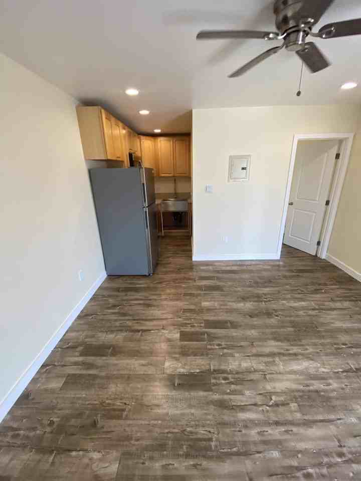 424 W Gage Ave - Photo 2 of 4