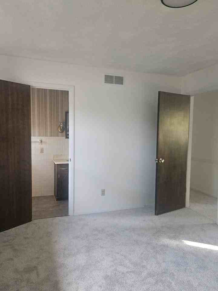 121 S Regency Dr #NA - Photo 5 of 19