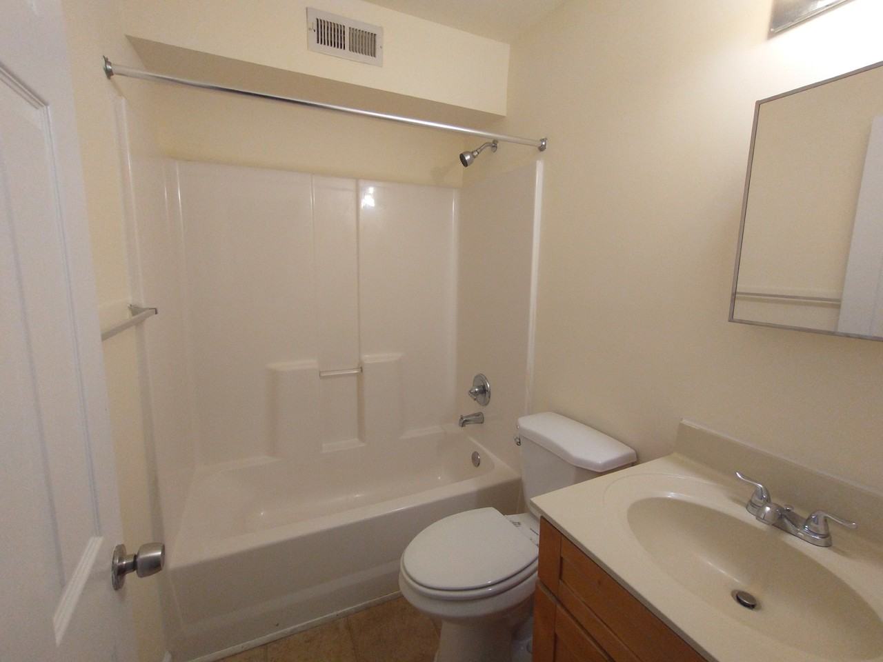 5001 Midwood Ave #D1 - Photo 3 of 18