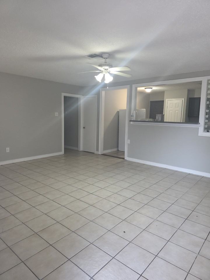 2607 Tupelo St #2607 - Photo 4 of 13