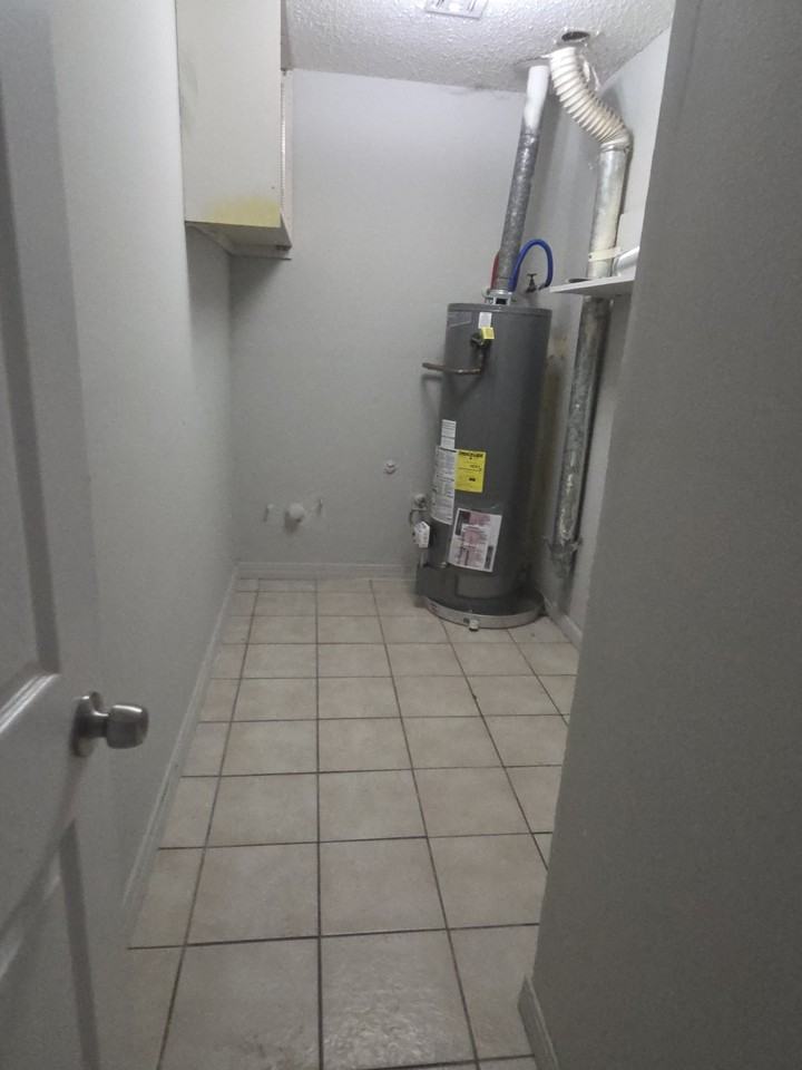 2607 Tupelo St #2607 - Photo 5 of 13