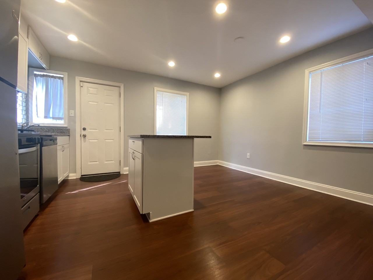 337 54th St Ne #A - Photo 4 of 15