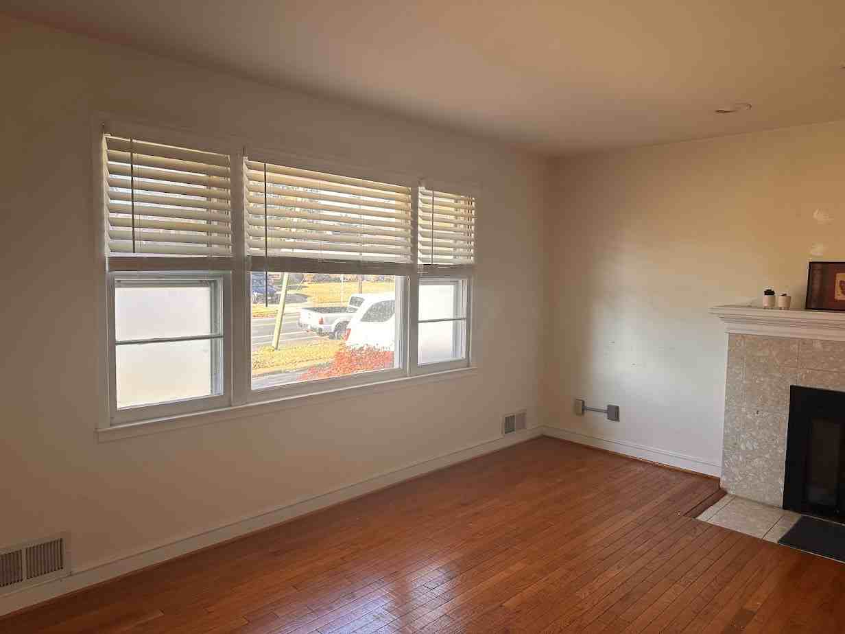 5233 Queensberry Ave #NA - Photo 3 of 7