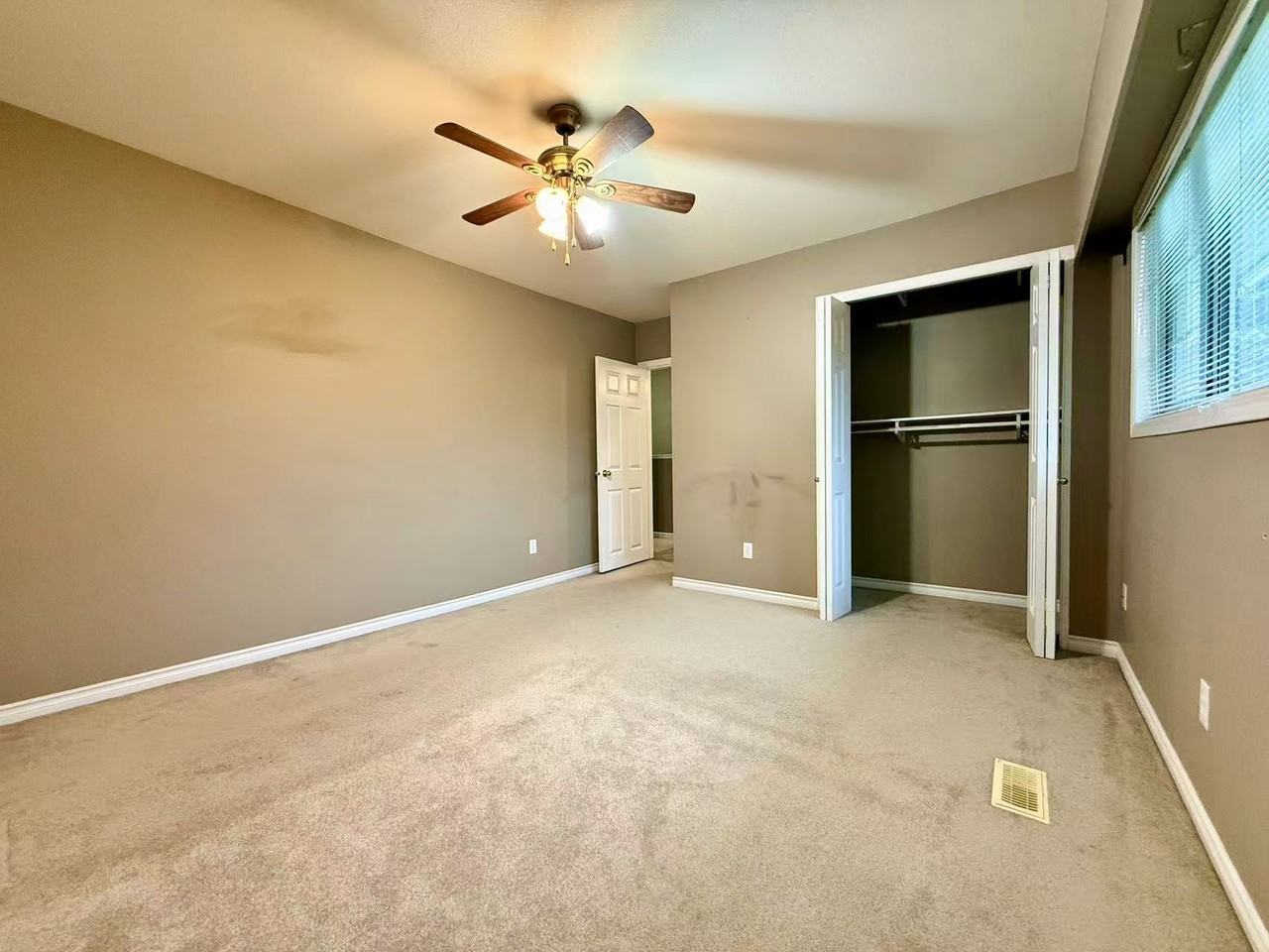 650 Roderick Ave #1 - Photo 3 of 11