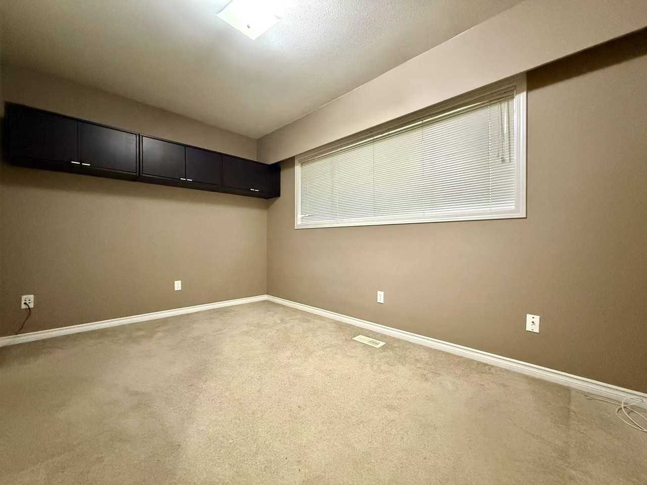 650 Roderick Ave #1 - Photo 4 of 11