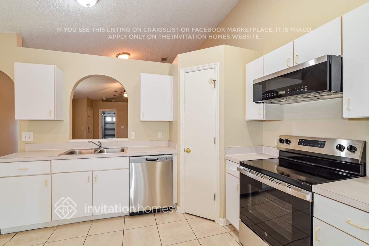 12953 Odyssey Lake Way - Photo 6 of 17