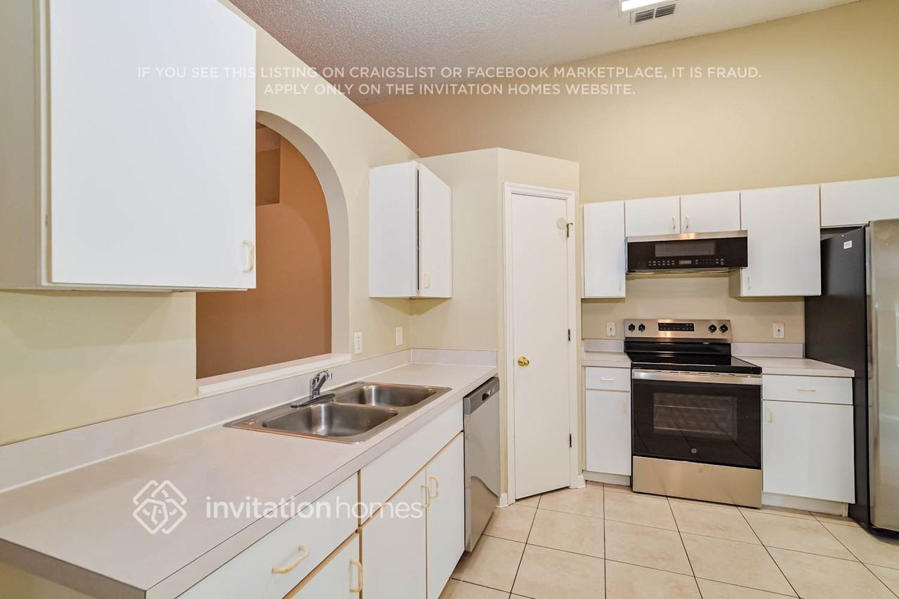 12953 Odyssey Lake Way - Photo 7 of 17