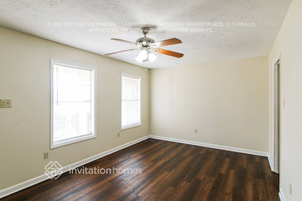 1621 Wesley Way Northwest - Photo 5 of 17