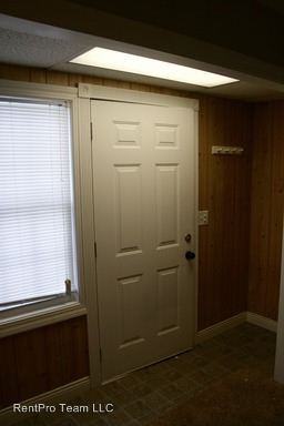 812 5th St - Photo 2 of 13