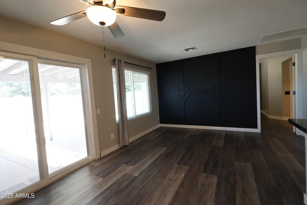 20230 N 32nd Ln - Photo 6 of 19