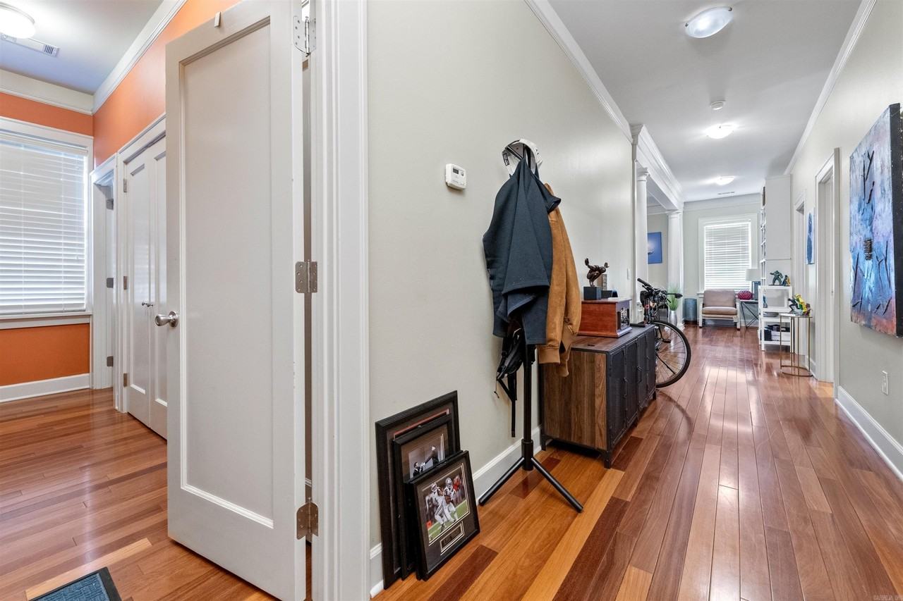 504 East 6th Street - Photo 3 of 22