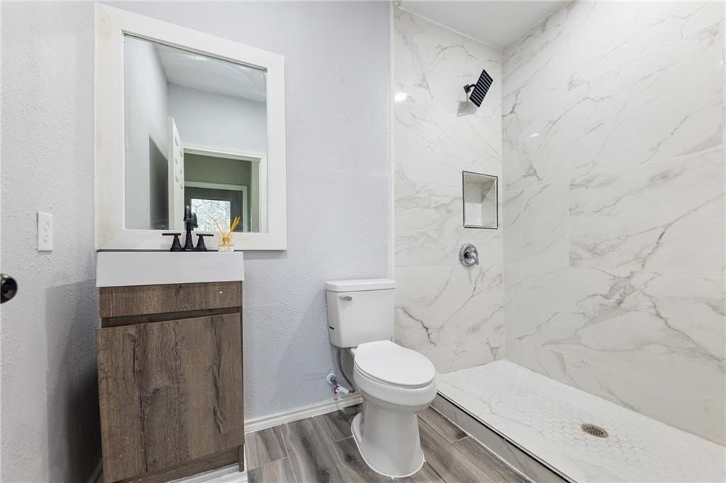 225 E Alice Ave - Photo 3 of 9