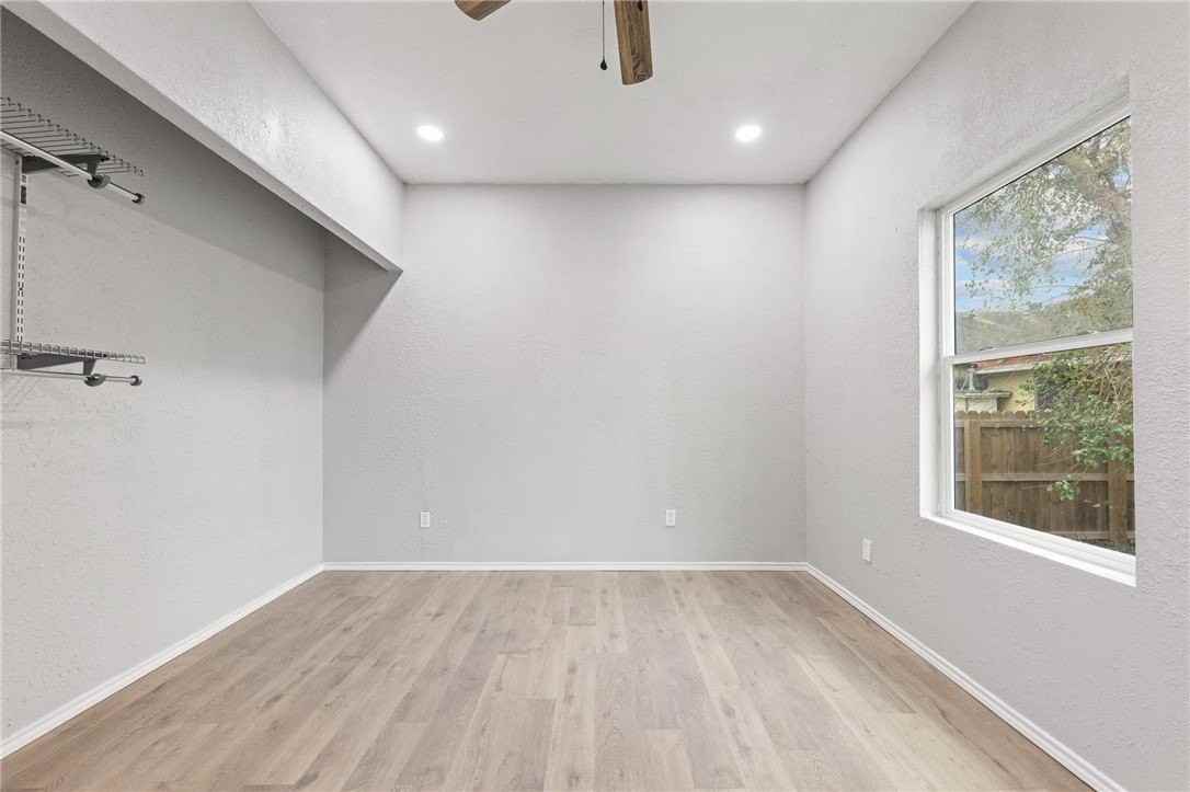 225 E Alice Ave - Photo 7 of 9