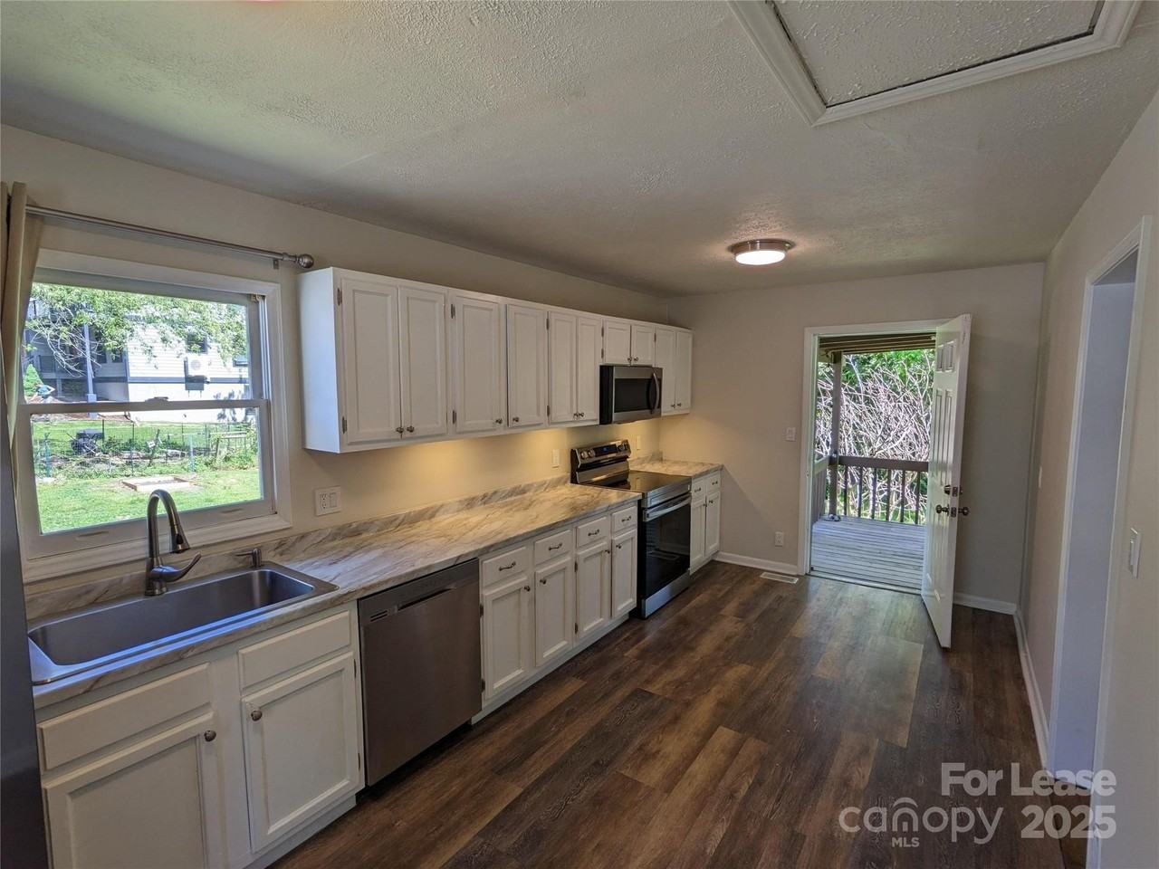 Woodrow Ave - Photo 2 of 31