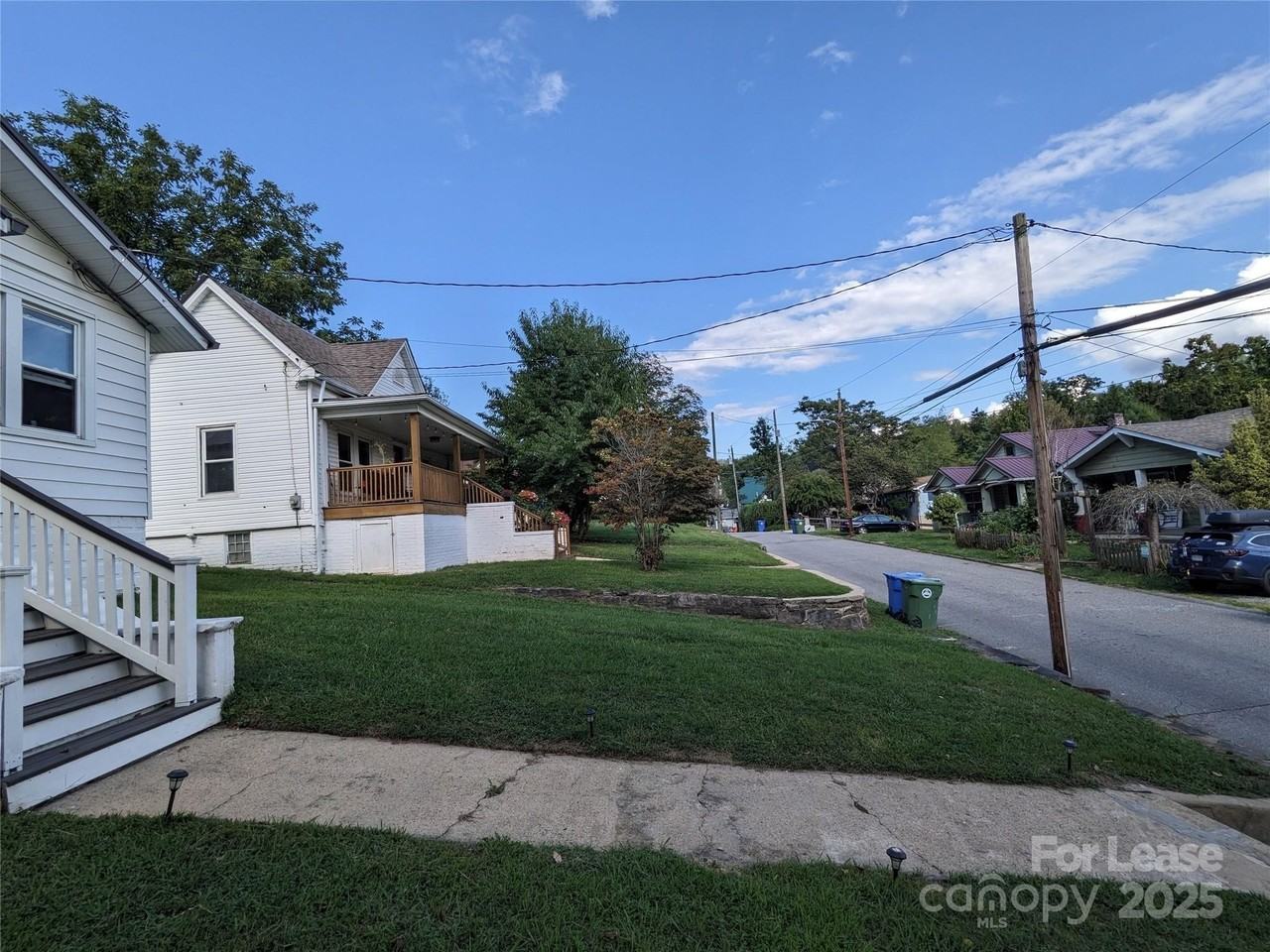 28 Woodrow Ave - Photo 5 of 33