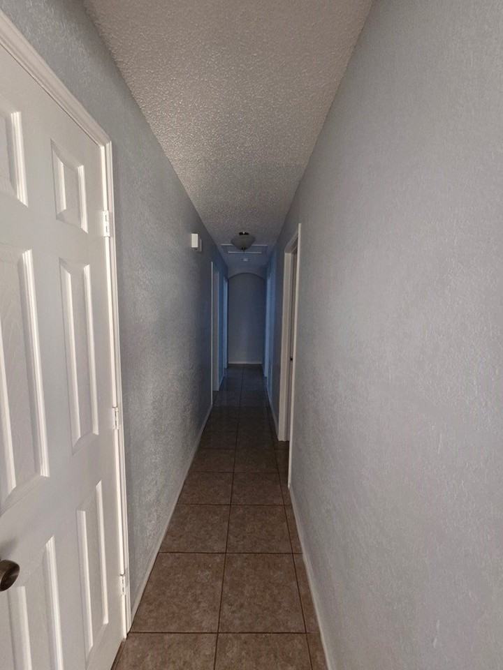 1205 Royal Point Dr - Photo 7 of 31