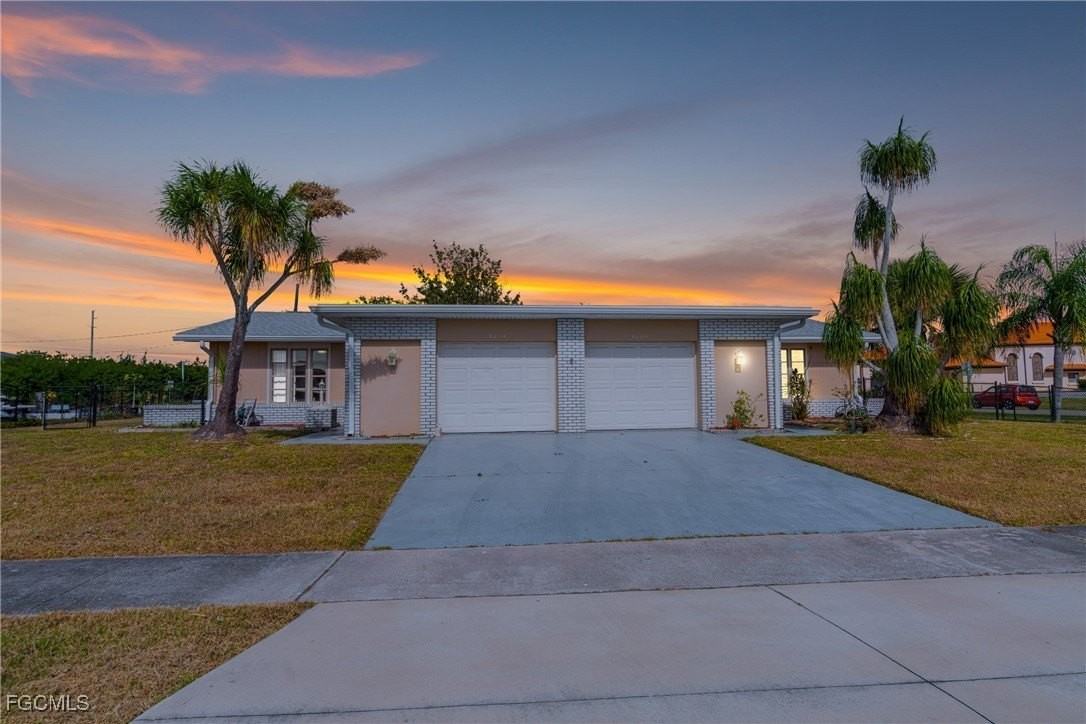 6004 Deming Ave - Photo 2 of 32