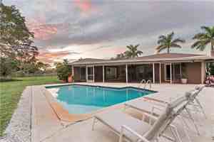 featured image of 2412 La Salle Ave