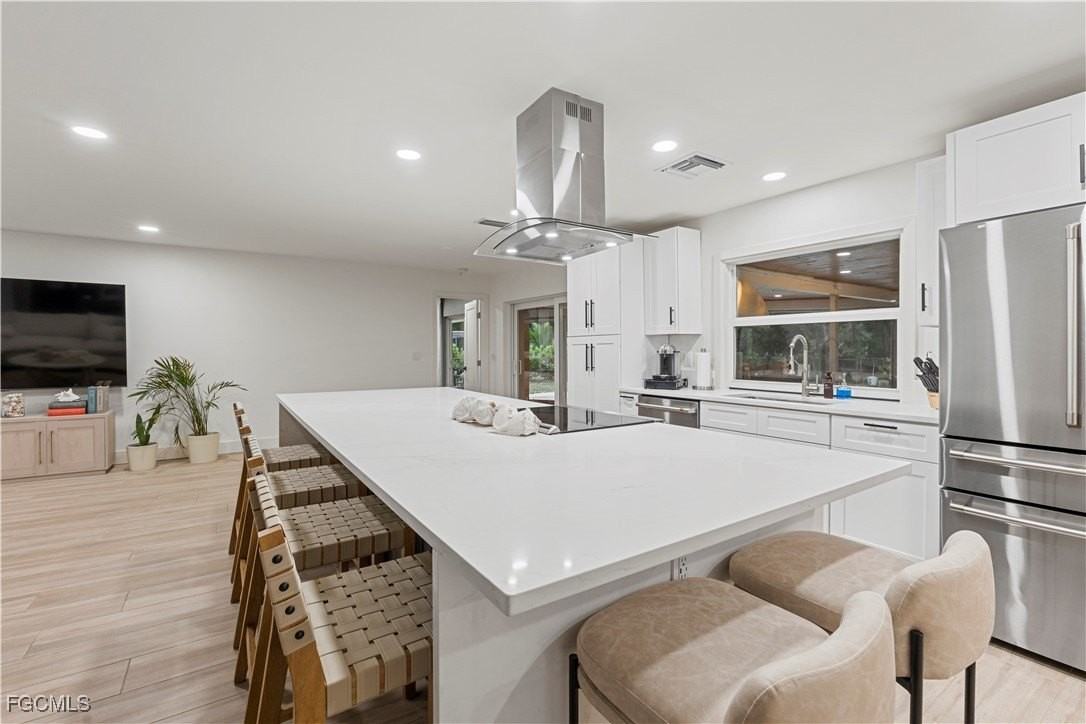 2412 La Salle Ave - Photo 3 of 48