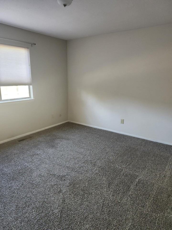 8805 Yankee Dr Ne - Photo 5 of 12