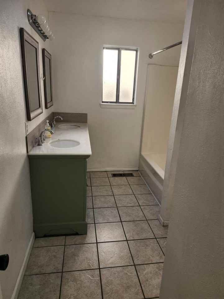 8805 Yankee Dr Ne - Photo 6 of 12