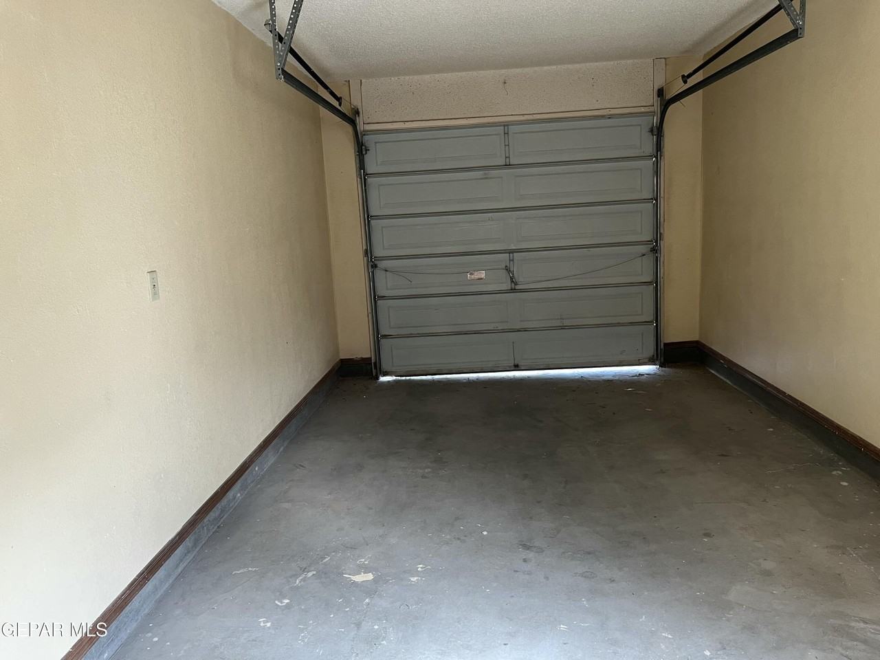 2601 Jefferson Ave - Photo 5 of 24