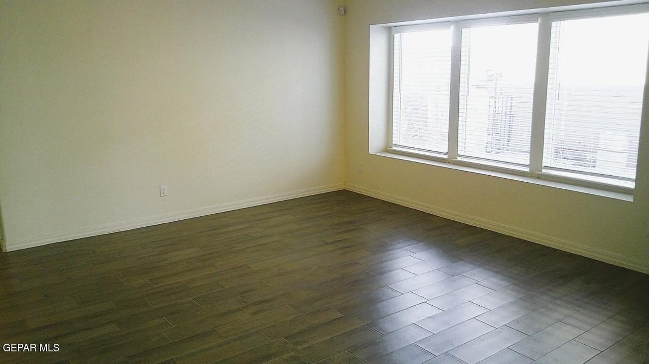 653 Paseo Dulce Ave - Photo 2 of 25