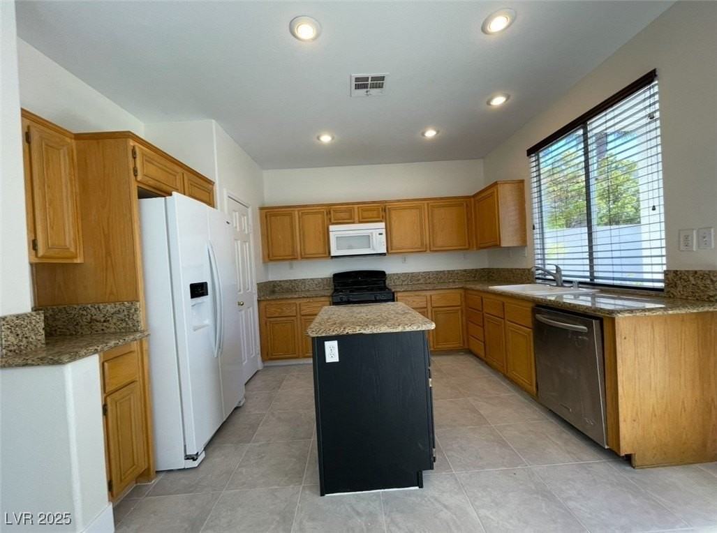 2289 Surrey Meadows Avenue - Photo 5 of 7