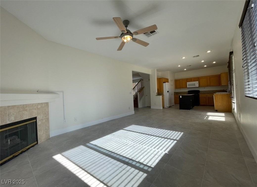 2289 Surrey Meadows Avenue - Photo 6 of 7