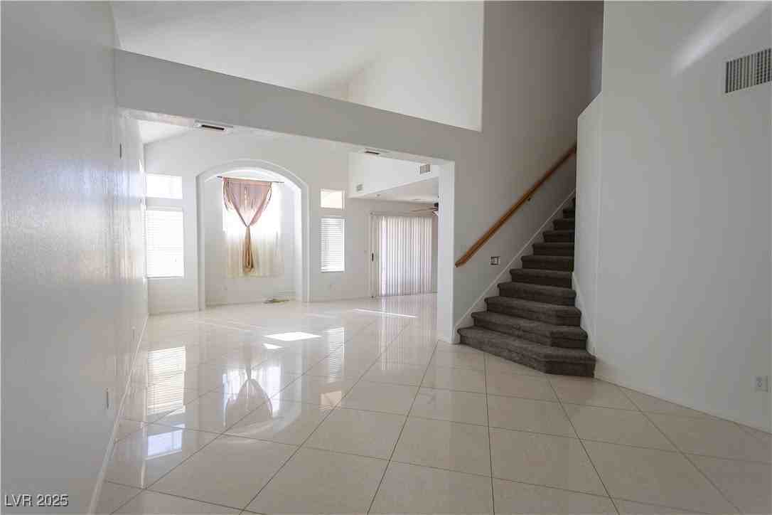 7873 Laurelton Pl - Photo 6 of 39