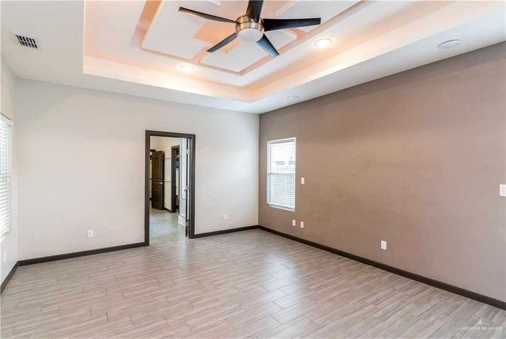 13923 N 38th Ln - Photo 7 of 10